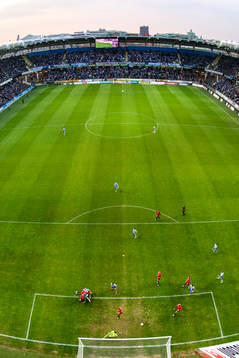 IFK Göteborgs Emil Salomonsson nickar bollen till 1-1