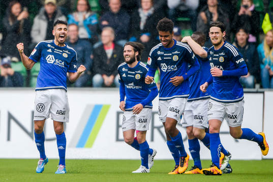 Sundsvalls Stefan Silva jublar med Robbin Sellin