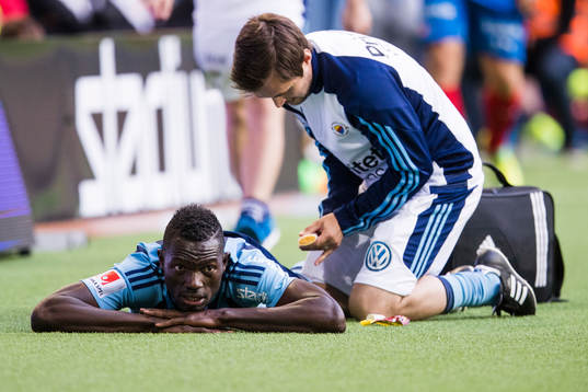Djurgårdens Omar Colley får behandling