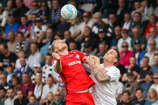 Norrköpings Sebastian Andersson och Örebros Erik Moberg