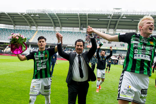 GAIS Luka Mijaljevic  tränare Benjamin Westman jublar