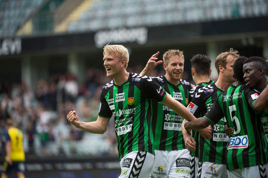 GAIS Carl Nyström jublar efter mål