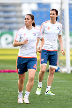 Lyons Camille Abily och Lotta Schelin