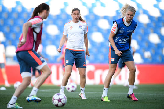 Lyons Camille Abily och Ada Hegerberg