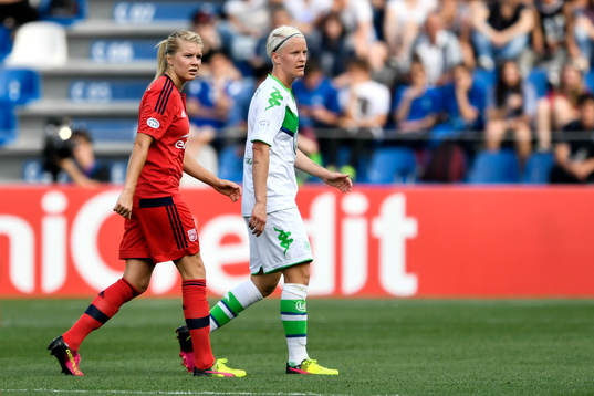Lyons Ada Hegerberg och Wolfsburgs Nilla Fischer
