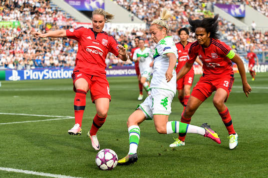 Lyons Amandine Henry och Wendie Renard Wolfsburgs Zsanett
