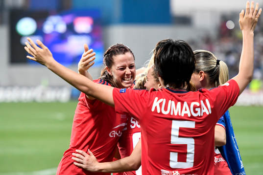 Lyons Lotta Schelin kramar om Saki Kumagai