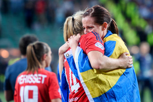 Lyons Lotta Schelin kramar om Ada Hegerberg