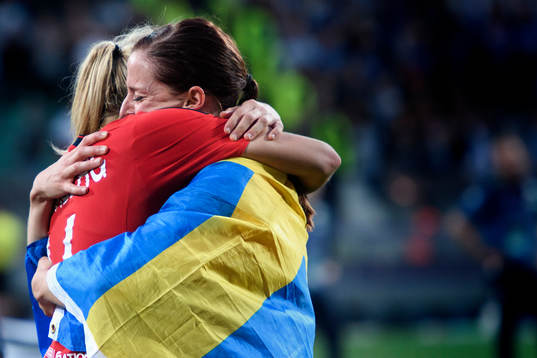 Lyons Lotta Schelin kramar om Ada Hegerberg