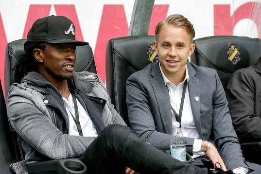 s Dickson Etuhu och målvakt Patrik Carlgren på bänken