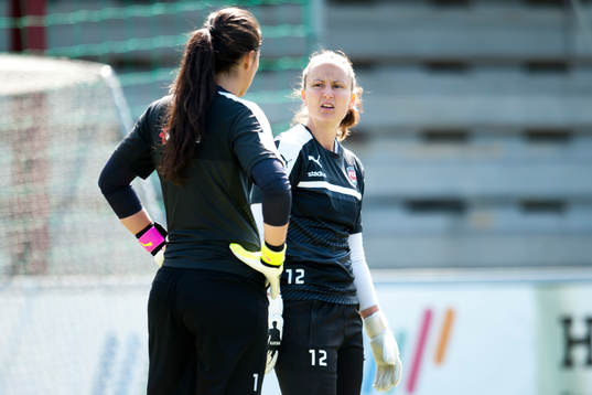 Rosengårds målvakt Zecira Musovic och målvakt Sofia Lundgren