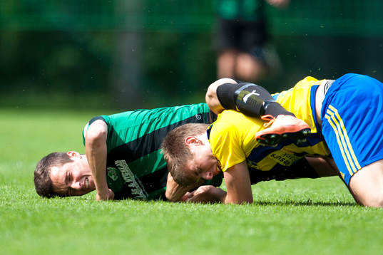 Högaborgs Bleron Zekaj och Eskilsminnes Mathias Åström