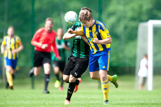 Högaborgs Bleron Zekaj och Eskilsminnes Mathias Åström