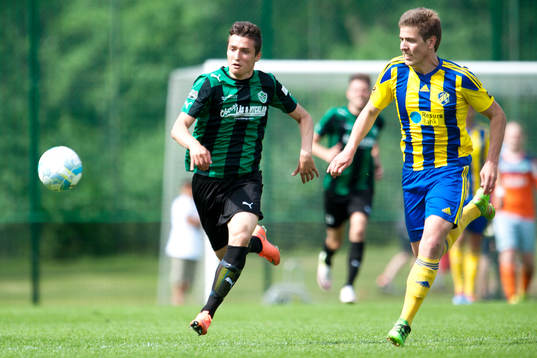 Högaborgs Bleron Zekaj och Eskilsminnes Mathias Åström