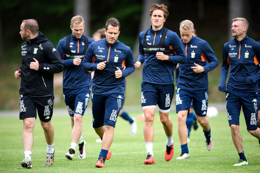 IFK Göteborgs Tobias Hysén och Thomas Rogne värmer upp