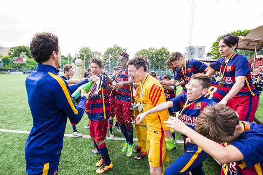 Barcelonas spelare och ledare jublar