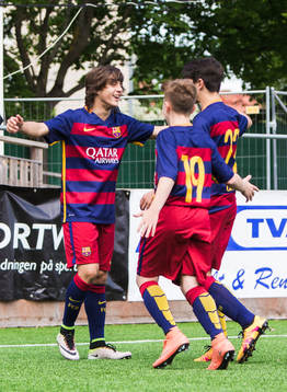 Barcelona Pablo Moreno jublar med lagkamrater efter 3-0