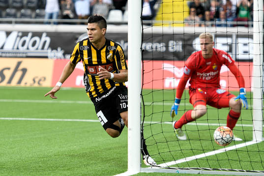 Häckens Paulo de Oliveira jublar