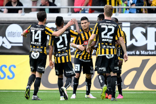 Häckens Paulo de Oliveira jublar efter 2-1