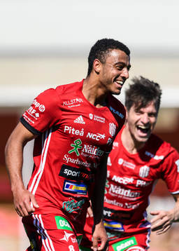 s Karl Cunningham jublar