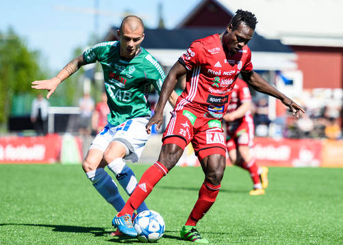 s Carlos Garcia Ambrosiani och Piteå:s Tetteh Komey