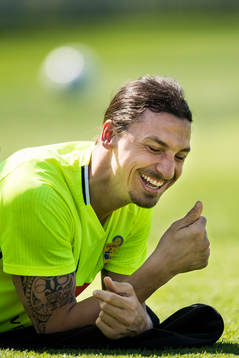 Zlatan Ibrahimovic skrattar