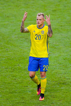 Sveriges John Guidetti  tackar publiken