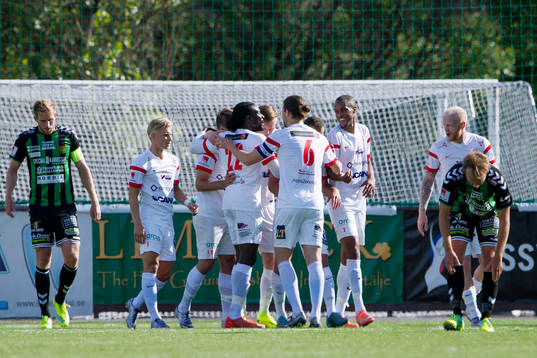 Assyriskas spelare jublar