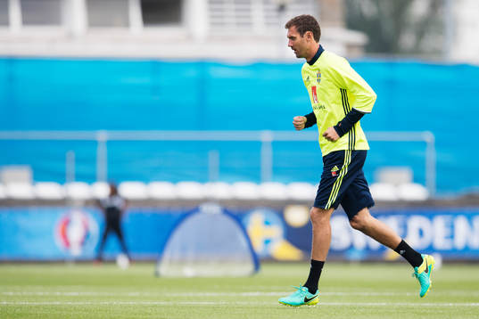 Andreas Isaksson joggar