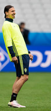 Zlatan Ibrahimovic skrattar