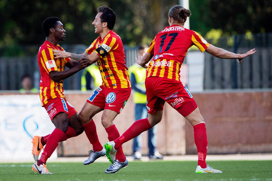 Syrianskas Success Nwousu och Louay Chanko jublar