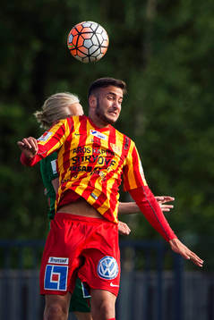 Syrianskas Charbel Ceylan och Dalkurds Henrik Löfkvist i