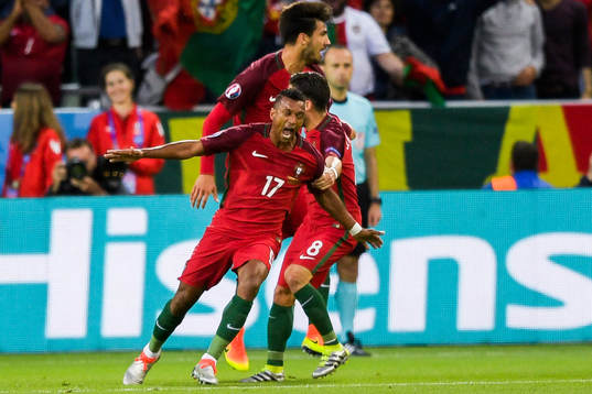 Portugals Nani jublar