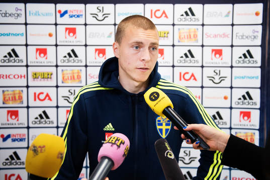 Victor Nilsson Lindelöf vid Sveriges fotbollslandslags pressträff