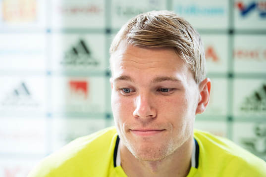 Oscar Lewicki vid Sveriges fotbollslandslags pressträff