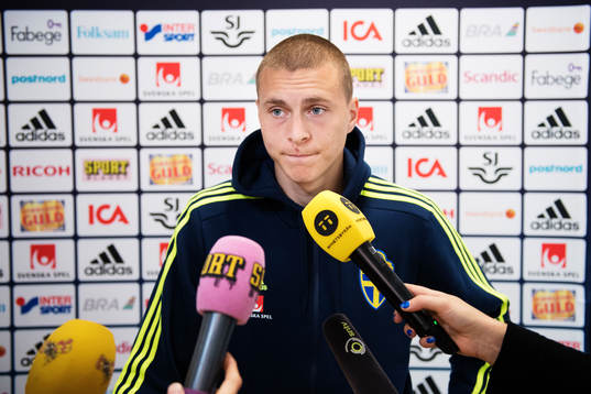 Victor Nilsson Lindelöf vid Sveriges fotbollslandslags pressträff