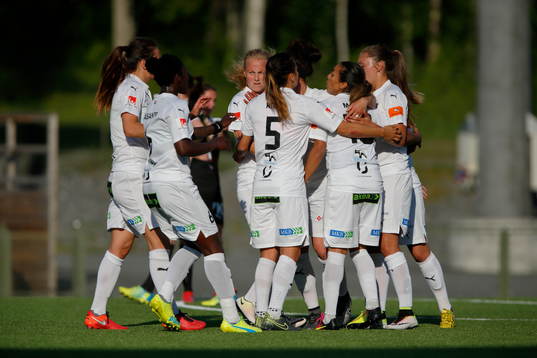 Rosengårds Ella Masar jublar efter 0-1 målet