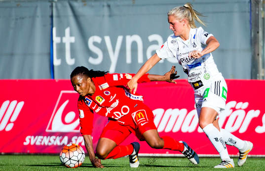 Örebros Ogonna Chukwudi och Piteås Ronja Aronsson