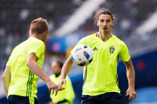 Zlatan Ibrahimovic på Sveriges fotbollslandslags träning