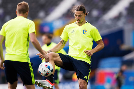 Zlatan Ibrahimovic på Sveriges fotbollslandslags träning