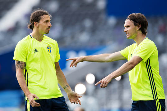 Zlatan Ibrahimovic och Albin Ekdal på Sveriges fotbollslandslags träning
