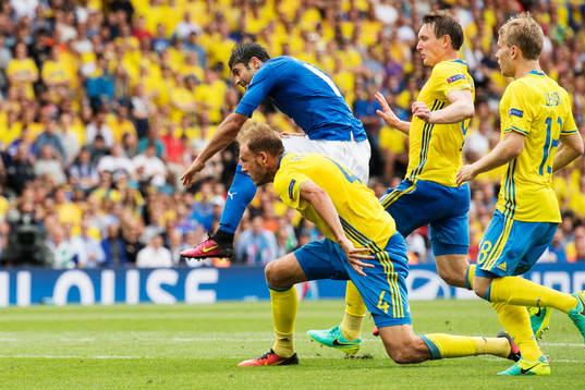 Sveriges Andreas Granqvist, Kim Källström och Oscar