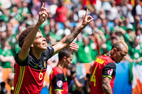 Belgiens Axel Witsel gör 2-0 och jublar i fotbollsmatchen mellan Belgien och Irland