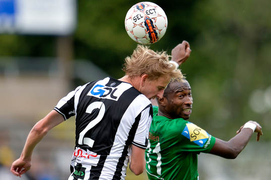 Prespas Sadat Karim och Landskronas Viktor Svensson