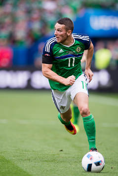 Nordirlands Conor Washington  i fotbollsmatchen mellan Nordirland och Tyskland