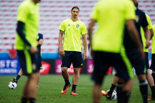 Zlatan Ibrahimovic på Sveriges fotbollslandslags träning