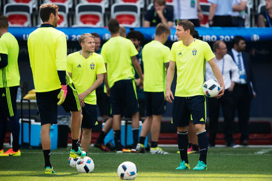 Andreas Isaksson, Oscar Lewicki och Kim Källström på