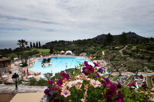 Generell vy över poolområdet på Camp Sweden