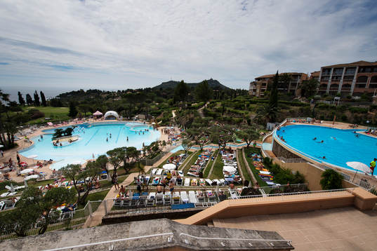 Generell vy över poolområdet på Camp Sweden