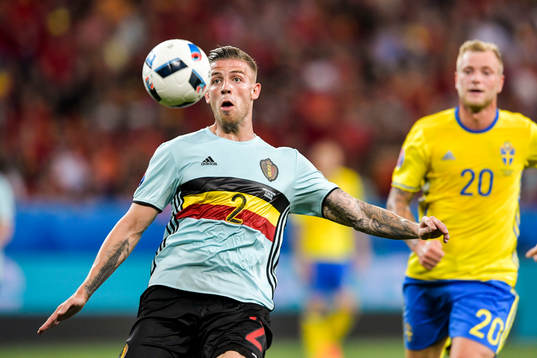 Belgiens Toby Alderweireld i fotbollsmatchen mellan Sverige och Belgien